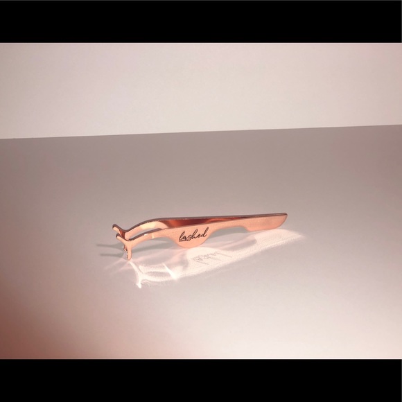 Lashed Lashes - Picture 3 of 6